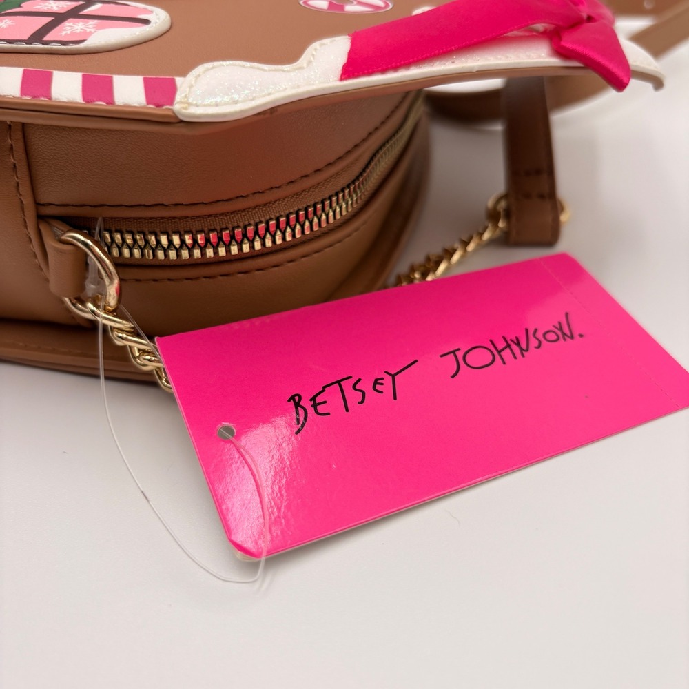 Betsey Johnson Gingerbread House Crossbody Bag Brown Pink Christmas XOHOLIDAY - Picture 12 of 13